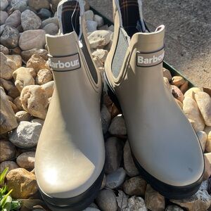 Barbour Women's Tan  waterproof Ankle Boots sporty thick sole rubber